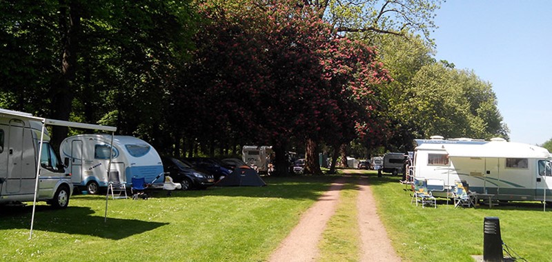 rustige camping in Deventer aan De IJssel stadscamping Deventer: rustige camping aan De IJssel